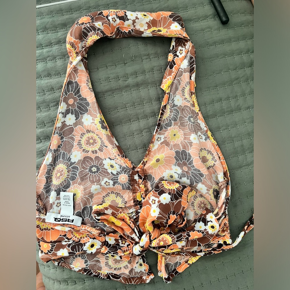 Backless Crop Top - Picture 2 of 2